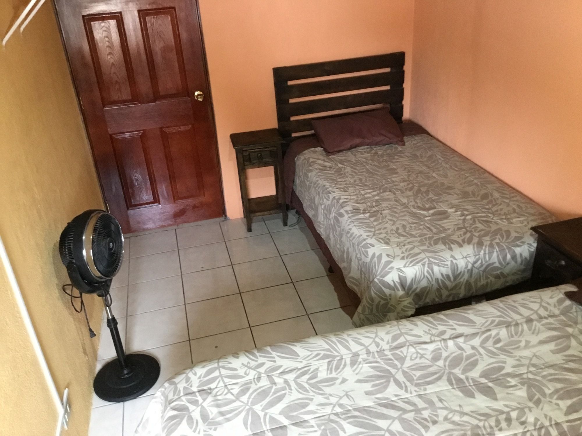 Euro Hostal Гватемала Экстерьер фото